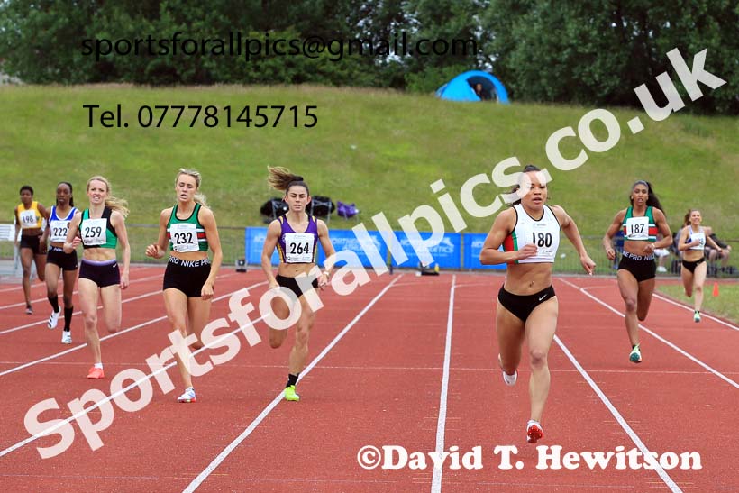 Senior womens 400 metres, 2022 Northern Senior and Under-20 Champs., Wavertree Athletics Centre, Liverpool. Photo: David T. Hewitson/Sports for All Pics